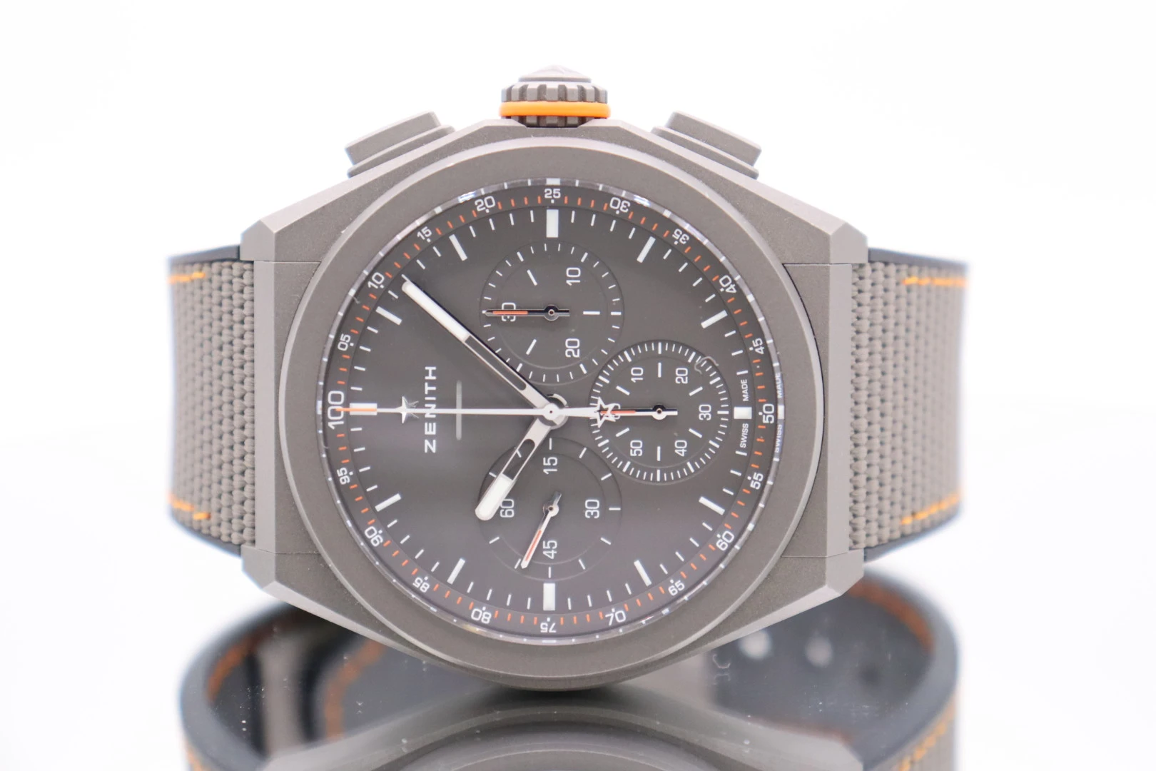 Zenith Defy 97.9000.9004/01.R787 Titanium LAND ROVER EDITION 44mm Box & Papers 2024