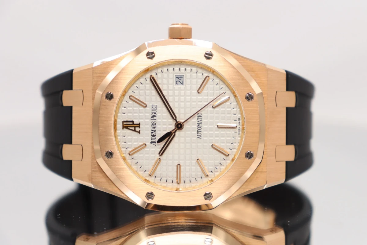 Audemars Piguet Royal Oak 39MM 18K Rose Gold White Dial Rubber Strap 15300OR.OO.D088CR.02