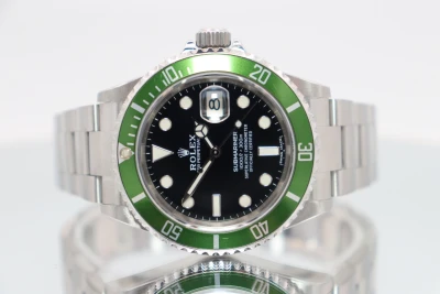 Rolex Submariner Date 40MM Green Bezel 16610LV Box & Papers 2007
