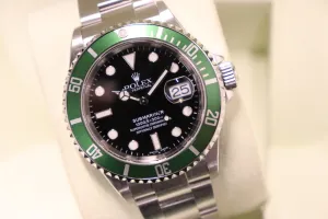 Rolex Submariner Date 40MM Green Bezel 16610LV 2022 Service Box & Papers 2005