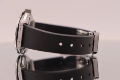 Hublot Classic Fusion Ladies 33mm Titanium 581.NX.7071.RX Box & Papers 2021