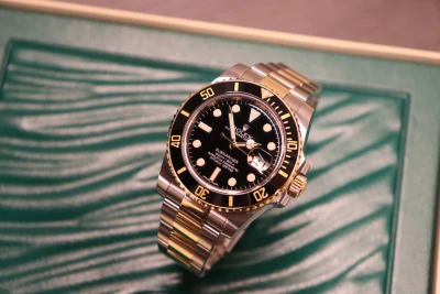 Rolex Submariner Date 18K Yellow Gold & Stainless Steel 116613 Boxed Circa 2012