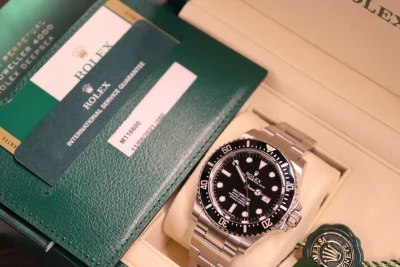 Rolex Sea Dweller SD4000 stainless steel 40mm 116600 B&P 2015