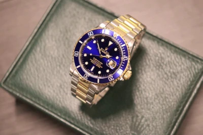 Rolex Submariner Date 18K Yellow Gold & Steel 16613 Blue Dial Box & Papers 2002