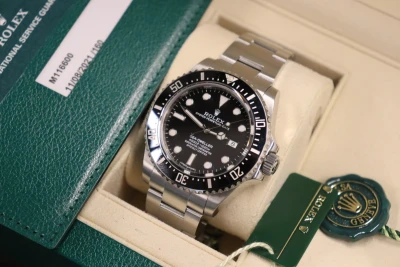 Rolex Sea Dweller SD4000 stainless steel 40mm 116600 B&P 2015