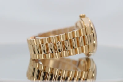 Rolex DayDate 36MM Yellow Gold Champagne Diamond Dial 118208 Box & Papers 2000