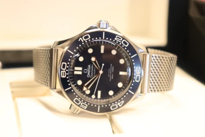 Omega Seamaster 300M James Bond 60th 42MM Ref. 210.30.42.20.03.002 Full Set 2023