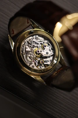 Universal Genève Compax Vintage 35mm Yellow Gold Manual Wind Chronograph 184.450