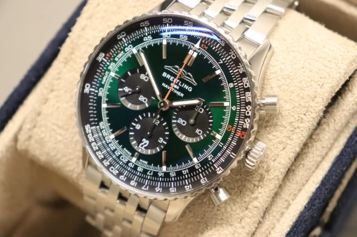 Breitling Navitimer B01 46 Green Dial Bracelet Box & Papers 2024