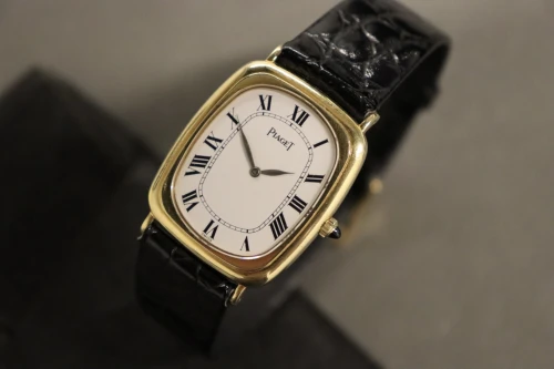 Piaget Emperador 18K Yellow Gold 9251 Black Leather Strap Circa 1980s Watch Only