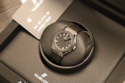Hublot Classic Fusion Ladies 33mm Titanium 581.NX.7071.RX Box & Papers 2021