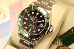 Rolex Submariner Date 40MM Green Bezel 16610LV 2022 Service Box & Papers 2005
