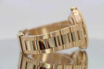 Rolex Submariner Date 18K Yellow Gold Blue Dial 16618 Boxed 1990