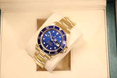 Rolex Submariner Date 18K Yellow Gold Blue Dial 16618 Boxed 1990