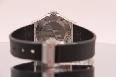 Hublot Classic Fusion Ladies 33mm Titanium 581.NX.7071.RX Box & Papers 2021