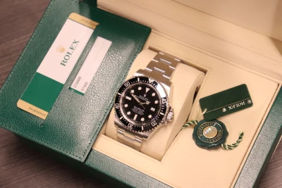 Rolex Seadweller 40MM SD4000 Stainless Steel Matte Black Dial Box & Papers 2016