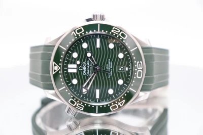 Omega Seamaster 42MM Green Dial Ceramic Bezel Rubber Strap 210.32.42.20.10.001 Box & Papers 2023