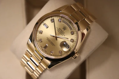 Rolex DayDate 36MM Yellow Gold Champagne Diamond Dial 118208 Box & Papers 2000