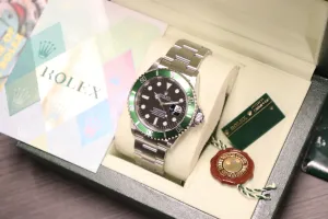 Rolex Submariner Date 40MM Green Bezel 16610LV 2022 Service Box & Papers 2005