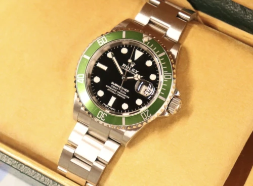 Rolex Submariner Date 40MM Stainless Steel Green Bezel 16610LV Circa 2009