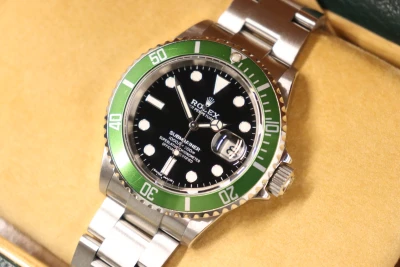 Rolex Submariner Date 40MM Green Bezel 16610LV Box & Papers 2007
