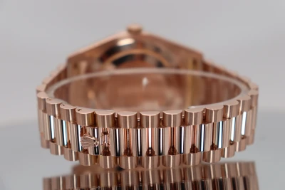 Rolex DayDate II 41MM 18K Rose Gold Presidant Bracelet Rose Boxed Circa 2009
