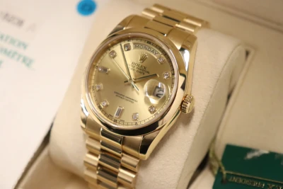 Rolex DayDate 36MM Yellow Gold Champagne Diamond Dial 118208 Box & Papers 2000