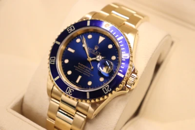 Rolex Submariner Date 18K Yellow Gold Blue Dial 16618 Boxed 1990