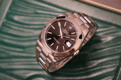 Rolex Datejust 41 Stainless Steel 126300 Black Dial Oyster Box & Papers 2019