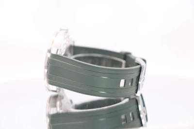 Omega Seamaster 42MM Green Dial Ceramic Bezel Rubber Strap 210.32.42.20.10.001 Box & Papers 2023