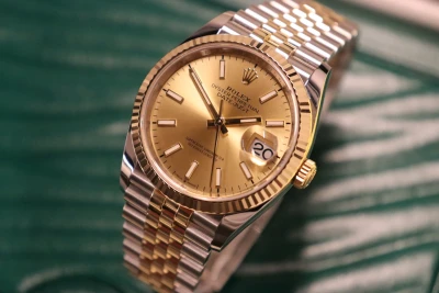 Rolex DateJust 36mm 126233 18K Yellow & Steel Champagne Dial Box & Papers 2021