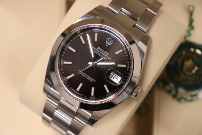 Rolex Datejust 41 Stainless Steel 126300 Black Dial Oyster Box & Papers 2019