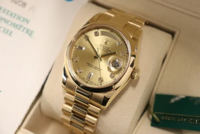 Rolex DayDate 36MM Yellow Gold Champagne Diamond Dial 118208 Box & Papers 2000